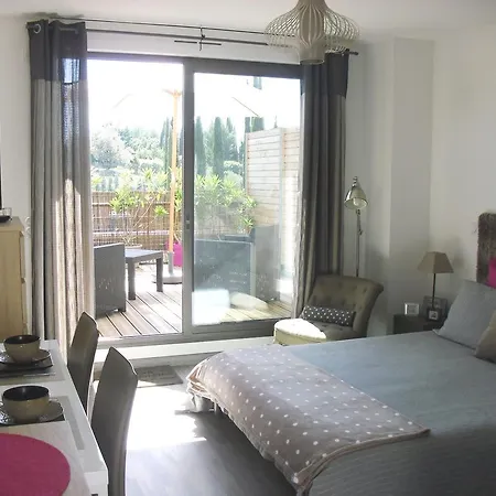 à Deux Pas D'aix Appart hôtel 2*