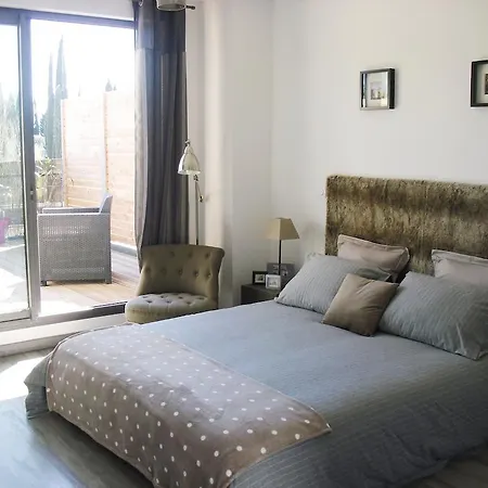 Aparthotel à Deux Pas D'aix 2*